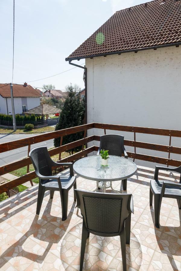 Apartmani Maraton Вуковар Экстерьер фото