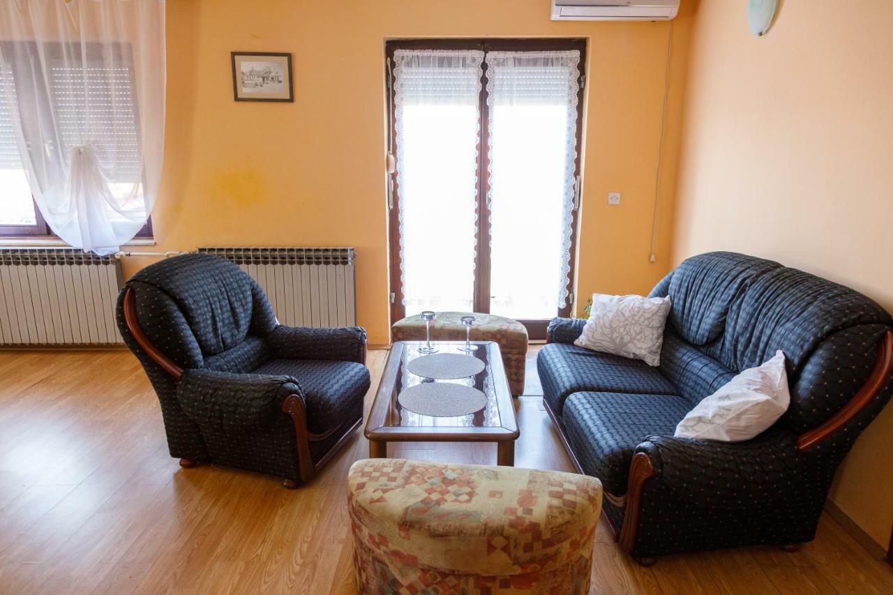 Apartmani Maraton Вуковар Экстерьер фото