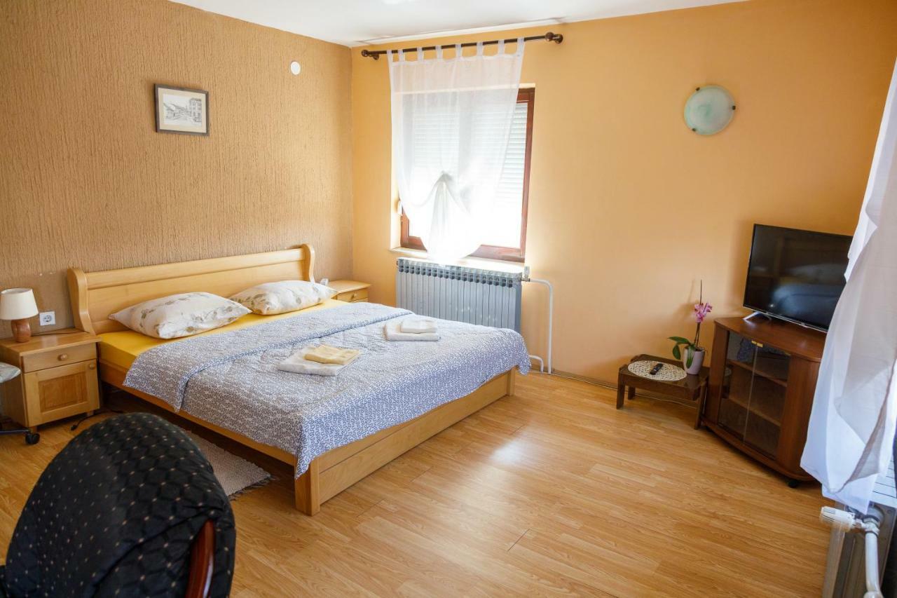Apartmani Maraton Вуковар Экстерьер фото